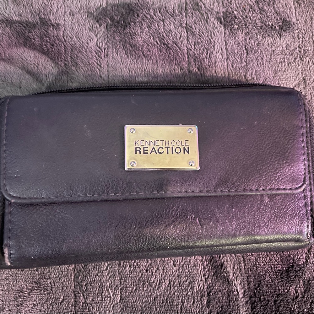 Kenneth Cole Reaction leather wallet